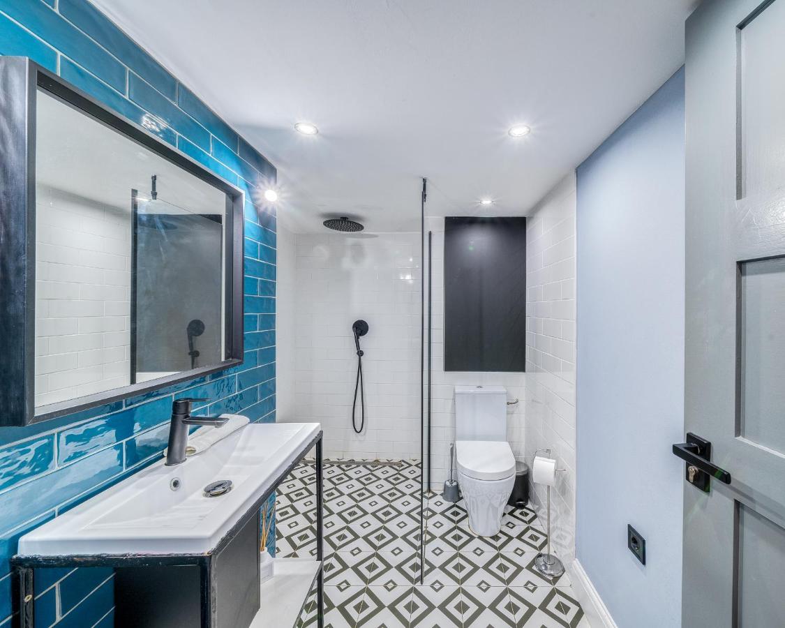 Azure Oasis In The Heart Of The City Budapeszt Zewnętrze zdjęcie