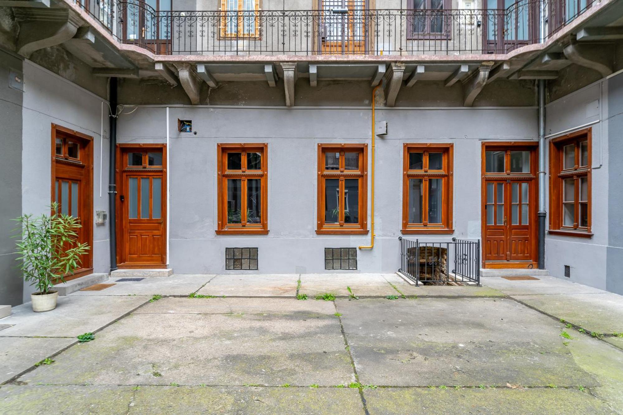 Azure Oasis In The Heart Of The City Budapeszt Zewnętrze zdjęcie